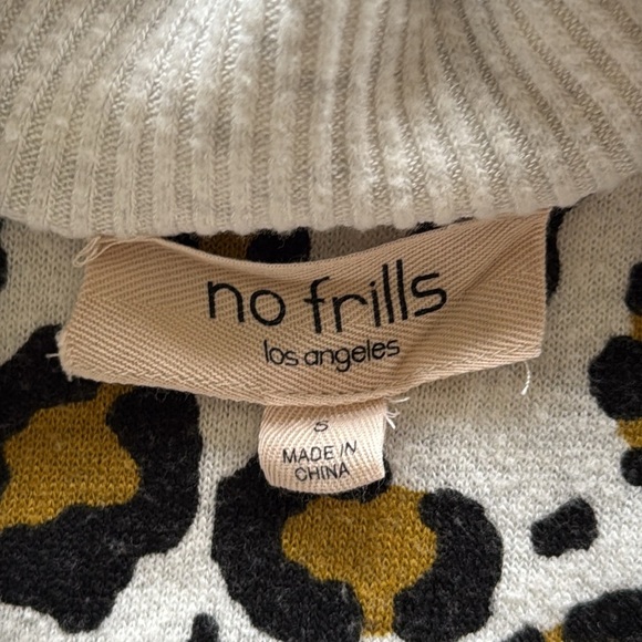 No Frills Ivory Leopard Animal Print Long Sleeve Top Contrast Rib Knit Trim Sz S - Picture 8 of 13